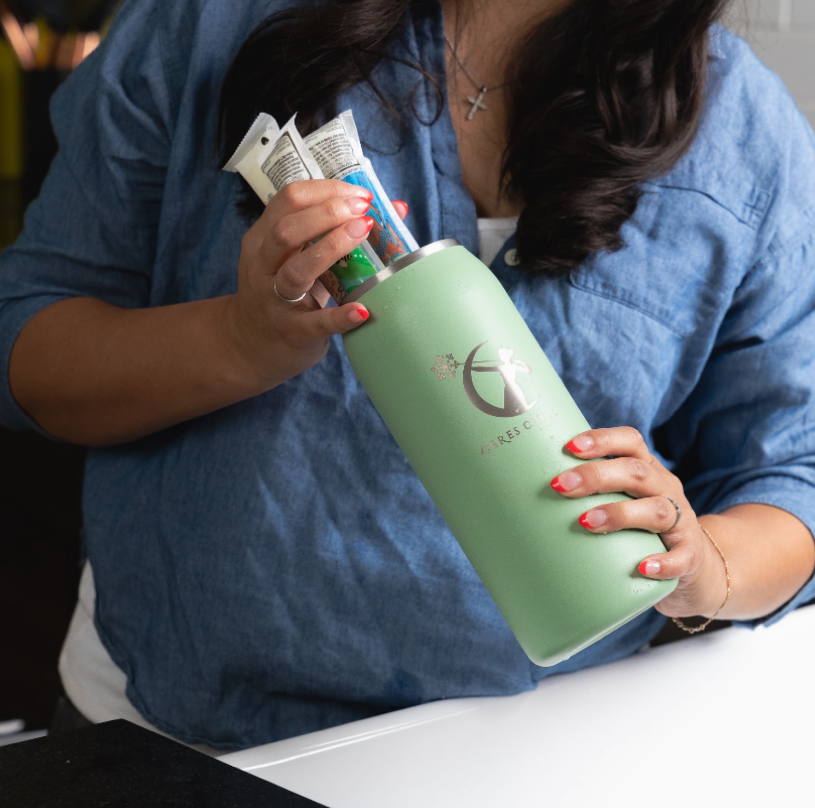 Breastmilk Chiller Reusable Storage Container by CERES CHILL | Cooler -  Keeps Milk at Safe temperatures for 20+ Hours | Bottle Connects w/Most  Major